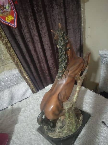 تمثال حصان 3