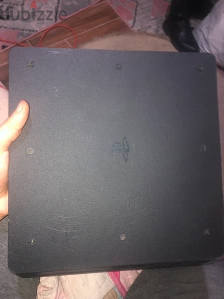 PlayStation 4 slim 2