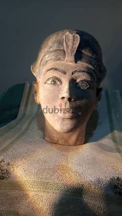 راس تمثال فرعوني حجري