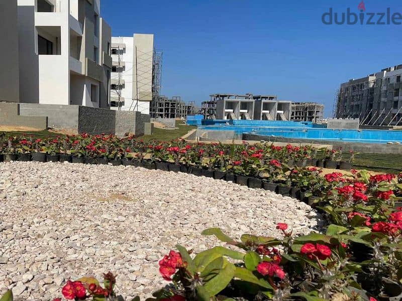 Townhouse for sale, 195 meters + garden 48 meters + roof 33 meters, resale in Zahra North Coast, at an old price, in a great location 17