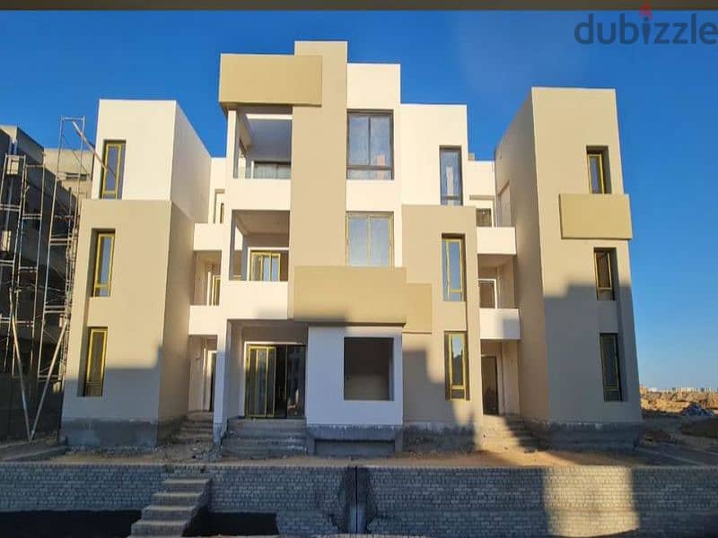 Townhouse for sale, 195 meters + garden 48 meters + roof 33 meters, resale in Zahra North Coast, at an old price, in a great location 28