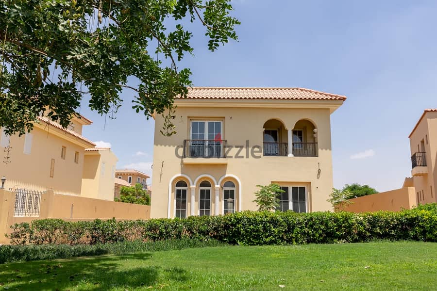 Villa Townhouse with installment  For Sale in Hyde Park New Cairo 5