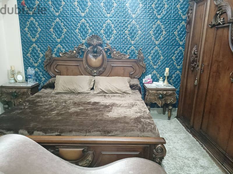 غرفة نوم كاملة خشب زان بحالة ممتازة للبيع 8