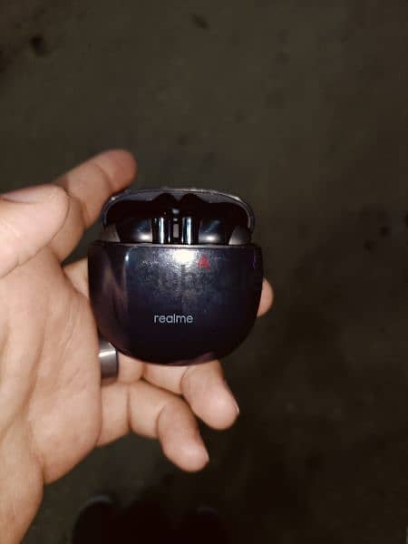 Realme buds air 2 used, headset's without the case (for its batteries) 0