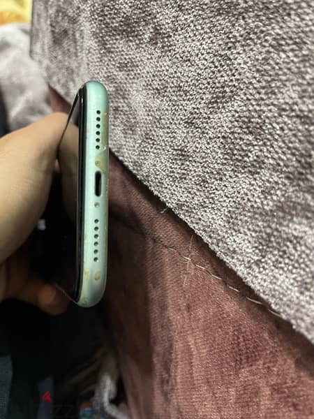 iPhone 11 128 GB battery 73 4
