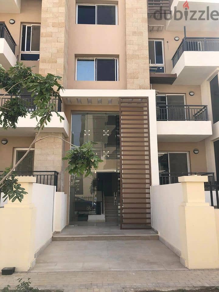 Apartment with garden for sale in the settlement, on the landscape, in the Taj City Compound, directly in front of the airport 4