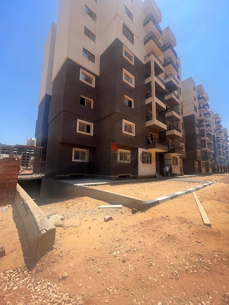 See for yourself and own it at a snapshot price. . A 2-bedroom apartment in a garden next to the British University in the Staw Capital Compound 13