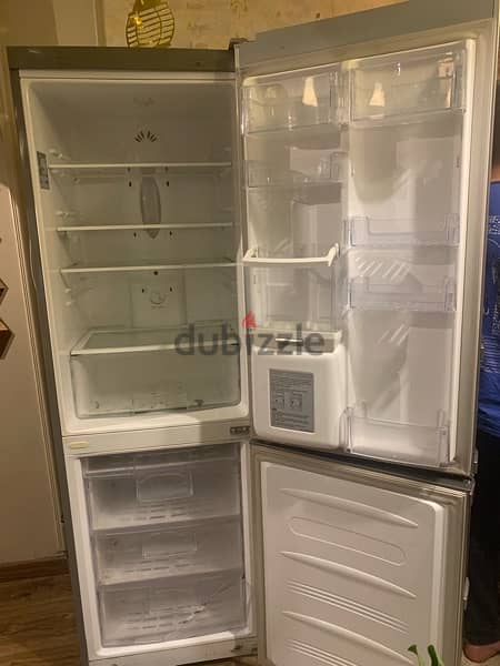LG BOTTOM refrigerator 3