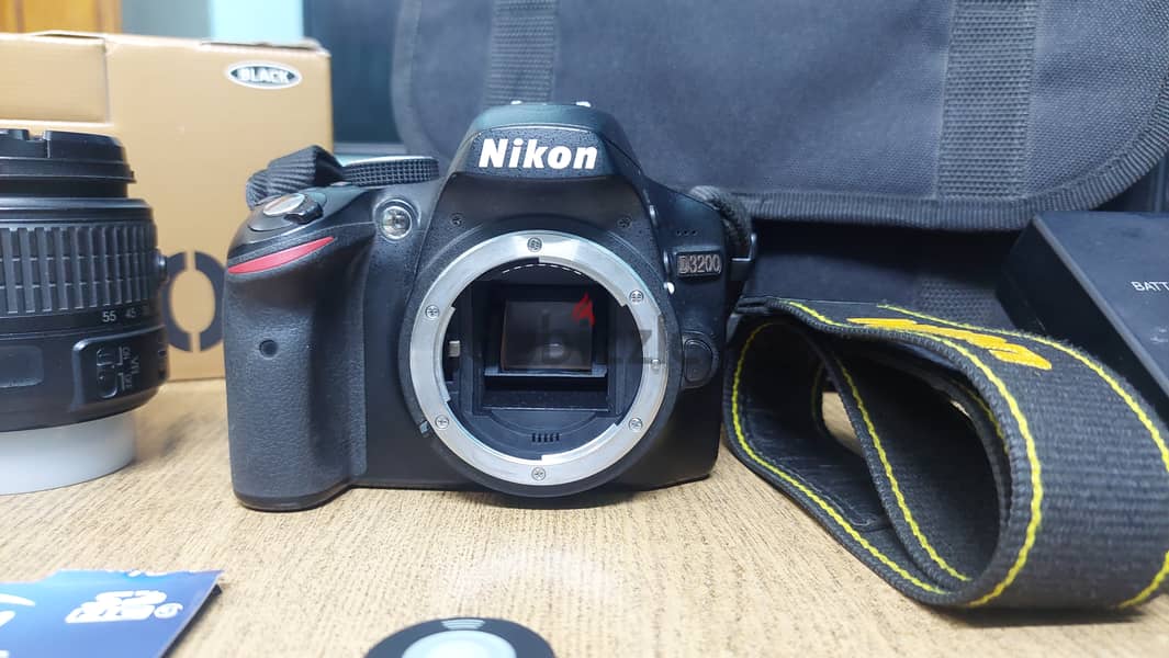 كاميرا نيكون D3200 لُقطة للبيع 1