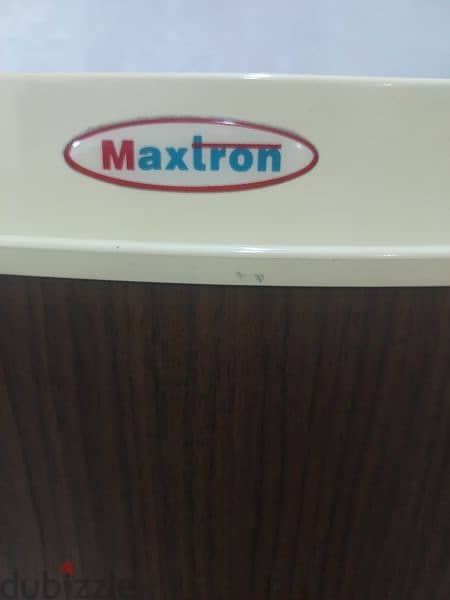 ثلاجه بار وارد الخارج كالجديد ماركه maxtron 1