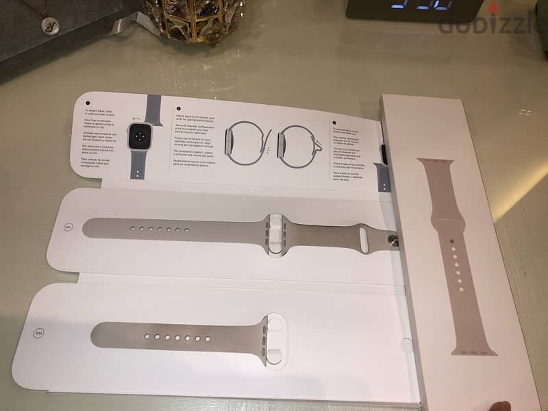 Apple Watch Series 8 GPS, Aluminium Case with Sport Band 7
