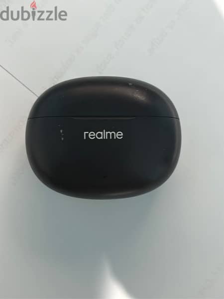 Realme t100 earbuds 1