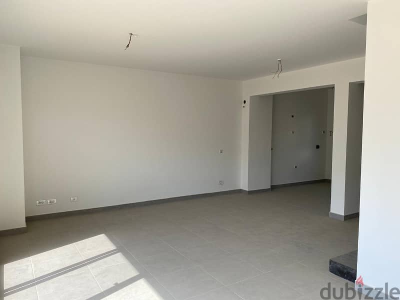 Town House  245m for rent in Al Burouj 7