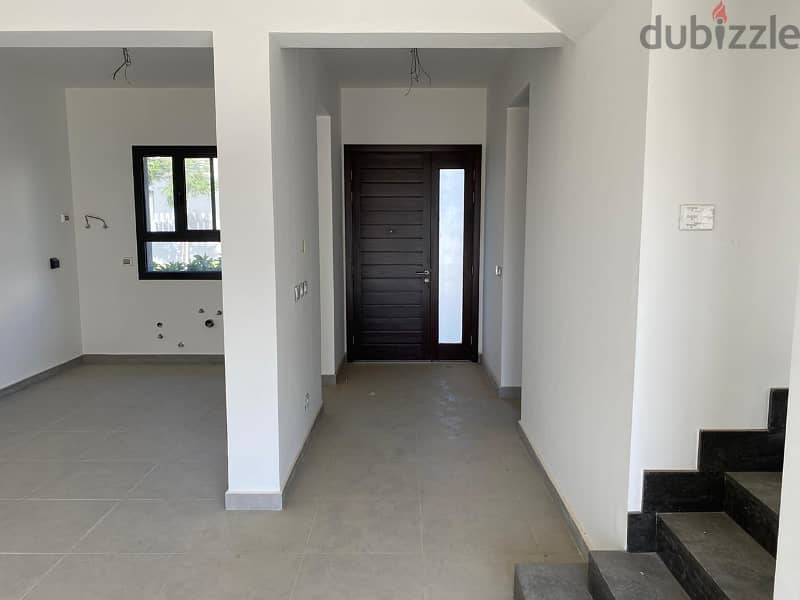 Town House  245m for rent in Al Burouj 8