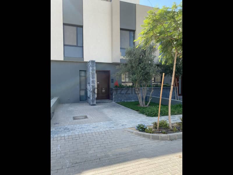 Town House  245m for rent in Al Burouj 14
