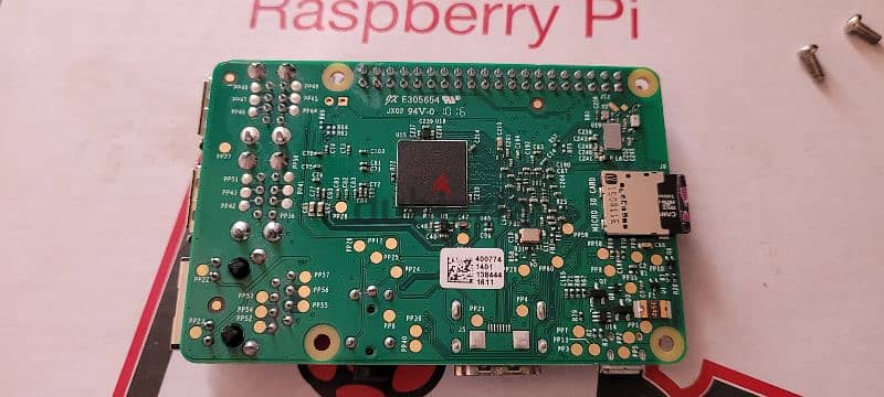 rasberry pi 7 inch touchscreen with a rasberry pi 3 motherboard 2