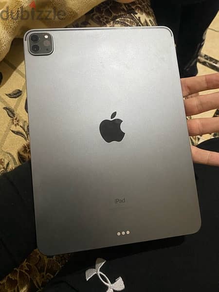 iPad Pro 2020 11 inch 128 giga with box without any scratches 5