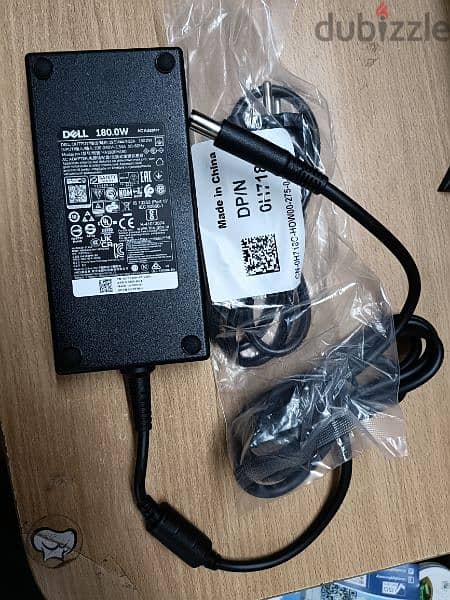 Dell docking station k20a001 wd19s + 180watt charger 2