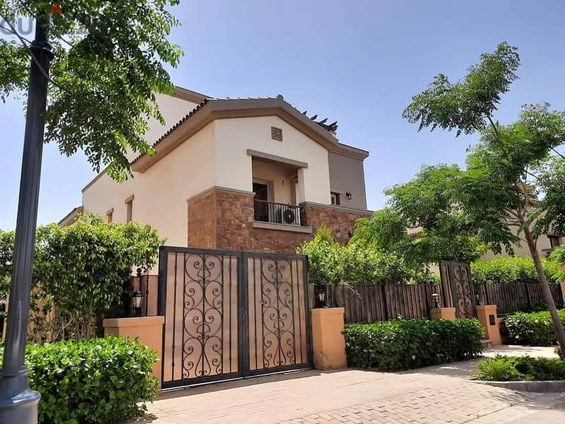 Villa for sale cheaper than its price in Hyde Park  Available villa in Ayed Park, Fifth Settlement, next to the American University 0