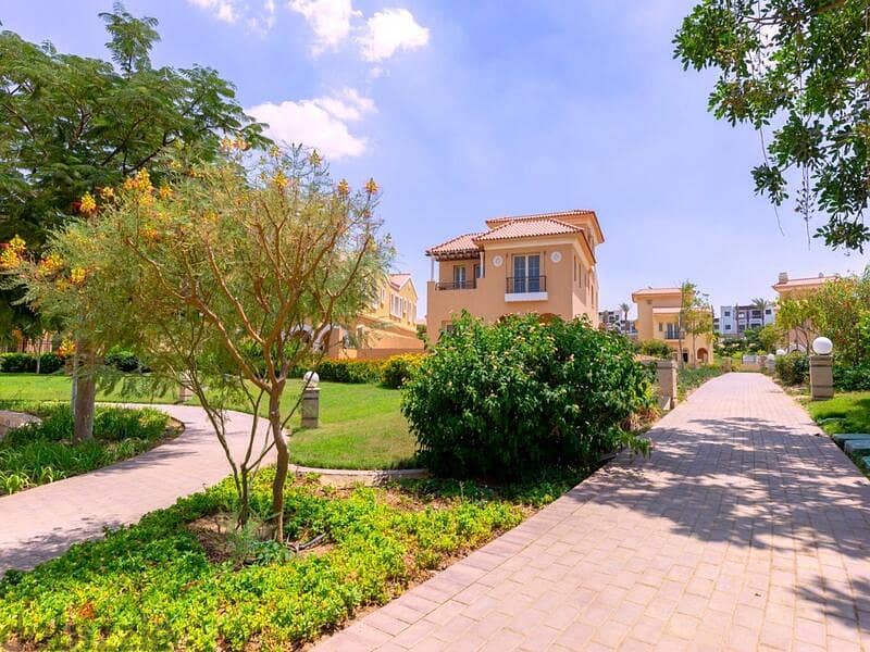 Villa for sale cheaper than its price in Hyde Park  Available villa in Ayed Park, Fifth Settlement, next to the American University 4