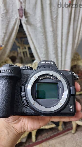 كاميرا نيكون Z5 مع لينس 24-70 f4 10