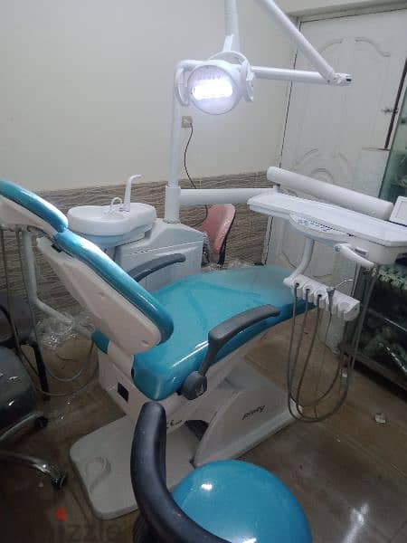 كرسي اسنان مستعمل ماركه بريتي للتواصل م محمد علي 01154244329 1