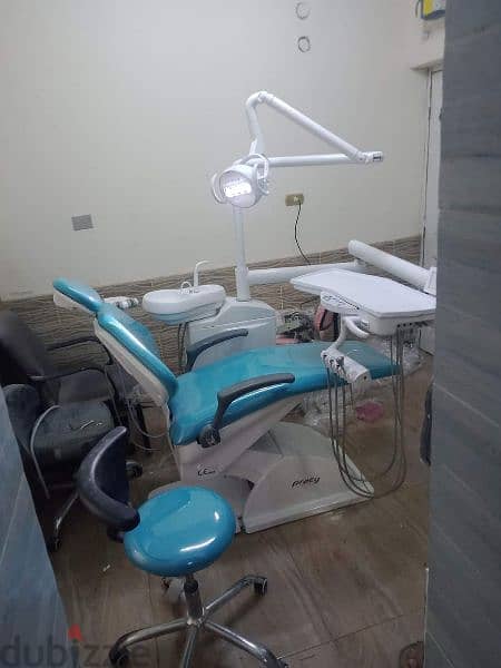 كرسي اسنان مستعمل ماركه بريتي للتواصل م محمد علي 01154244329 6
