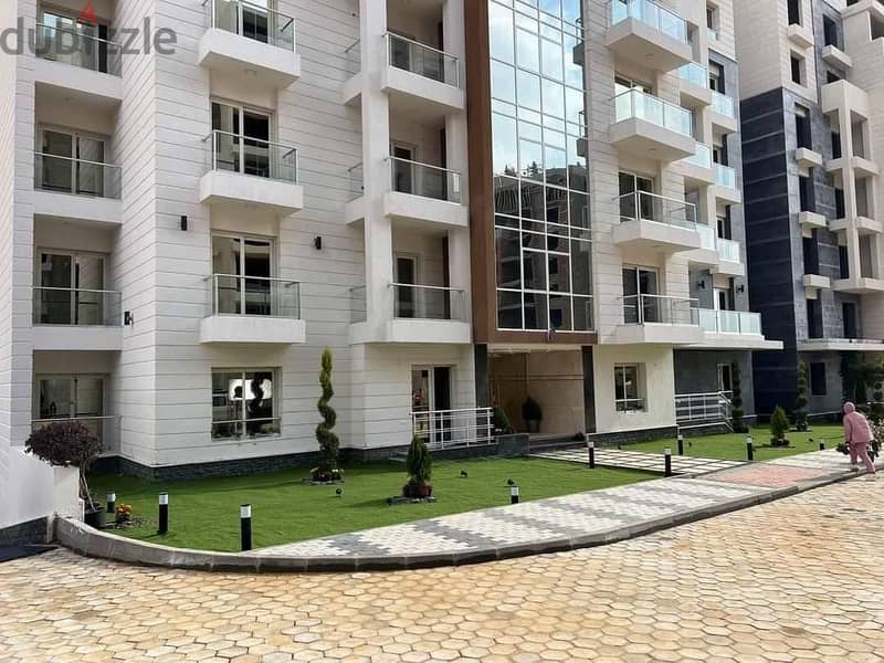 165 sqm apartment, immediate receipt, 15% down payment, in a full-service compound in the New Administrative Capital 1