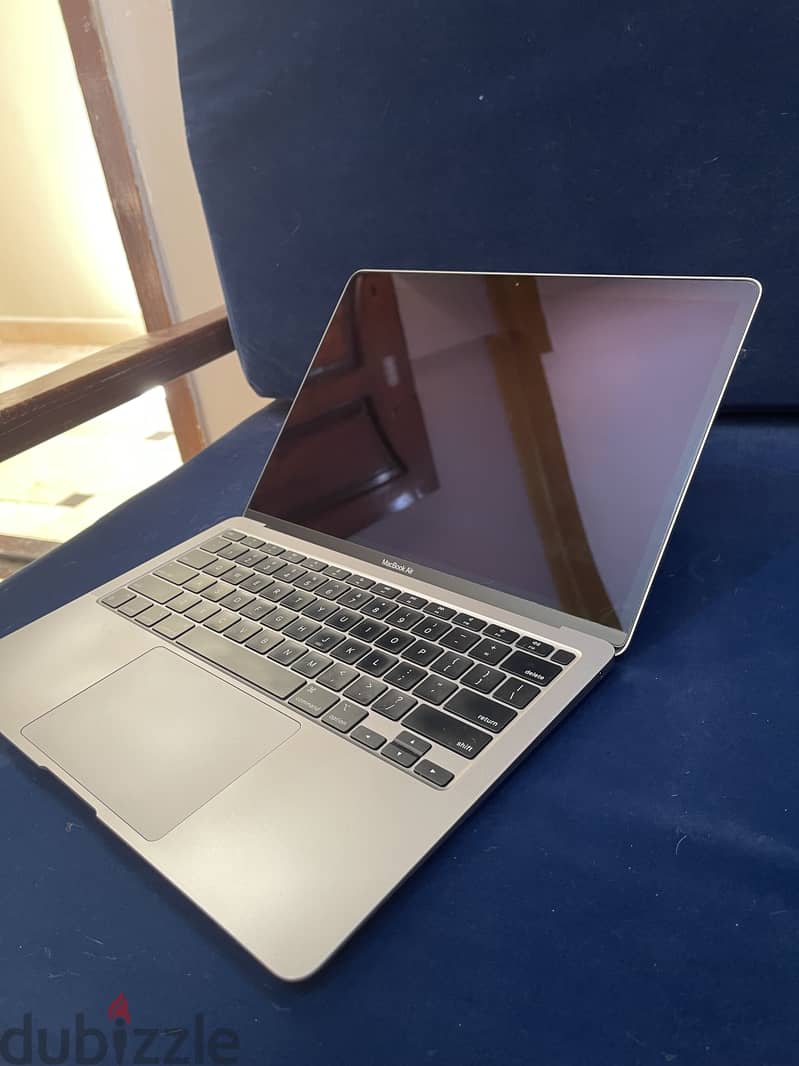 Apple macbook air 13" Display, M1 chip /8g 256g space grey, 4