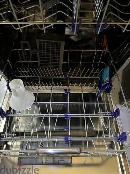 lg direct drive dishwasher in perfect condition 3