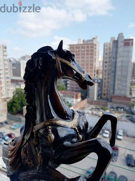 تمثال حصان انتيكة لاظهار الفخامة في المنزل 5