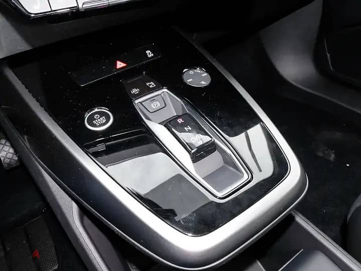 Audi Q4 e-tron Q4 40 e-tron *Matrix LED*MMI*Sports - Ghandur auto 3