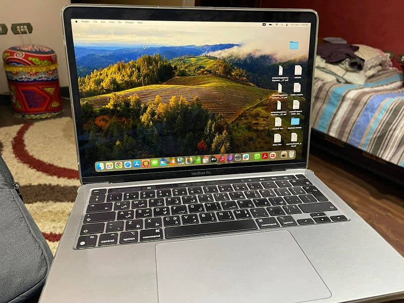 MacBook pro 13inch M1 256 g 1
