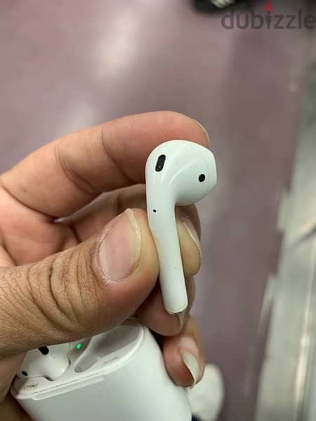 Apple  Airpods2 3