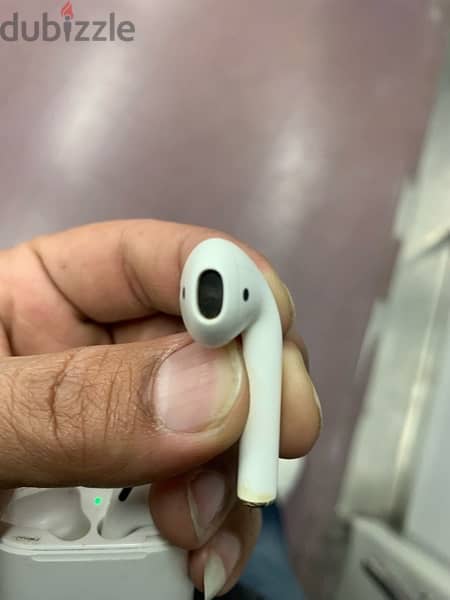 Apple  Airpods2 5