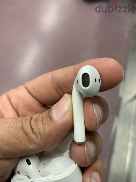 Apple  Airpods2 6