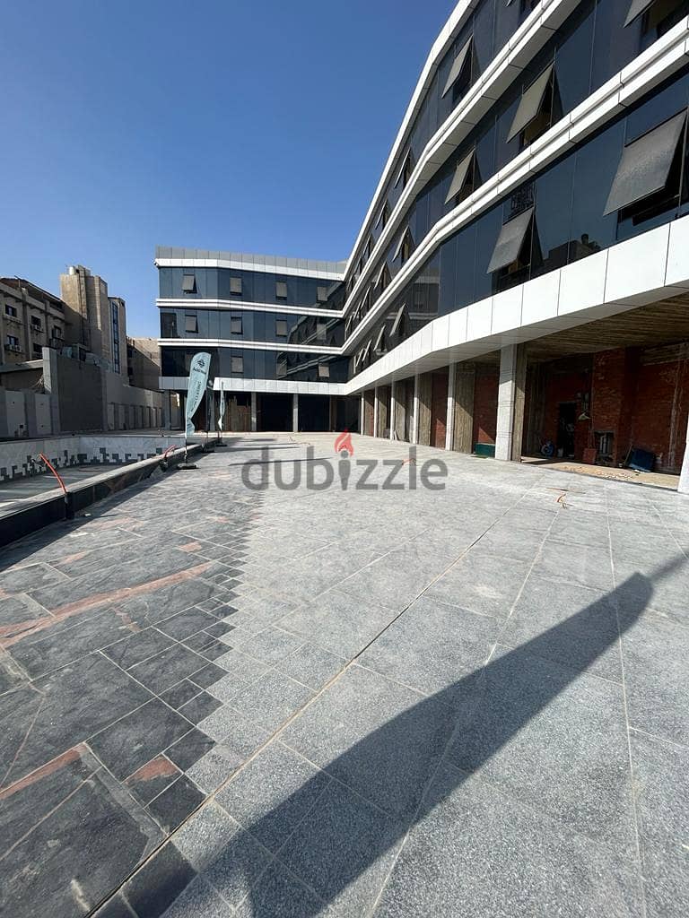 Retail for rent New Cairo Behind the Court 100 sqm traffic area near by 7 stars mall 0