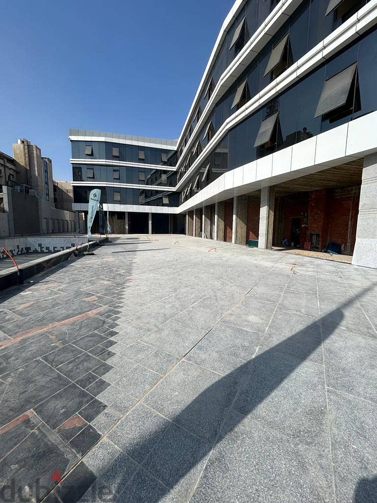 Retail for rent New Cairo Behind the Court 100 sqm traffic area near by 7 stars mall 1