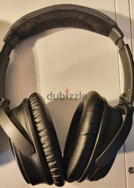 Bose quiet comfort 35 wireless/bluetooth headphones 1