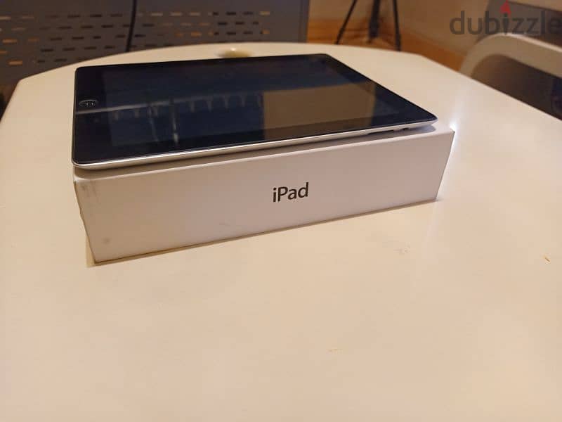 IPAD 4 PERFECT CONDITION WI-FI ONLY 4