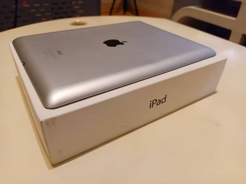 IPAD 4 PERFECT CONDITION WI-FI ONLY 6