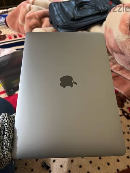 Macbook pro m1 cycle count 68 شحنه 1