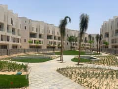 شقة كورنر 235 متر متشطبة بالكامل للبيع بالتقسيط في كمبوند البروج بمدينة الشروق ؛ القاهرة الجديدة 0
