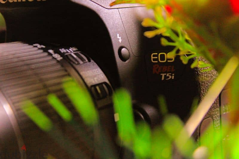 Canon 700D T5i + Lens 18_55 STM الاصدار الامريكي 9