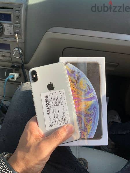 iPhone Xs Max 256Gb 
With Box %90 6