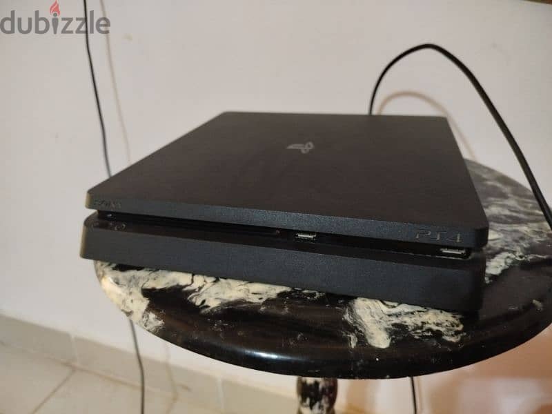 play station 4 for sale + 3 cds 1