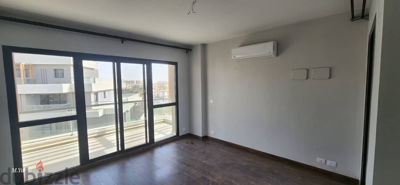 For rent studio apartment with kitchen and ac’s in villette sodic sky condos compound new cairo 5