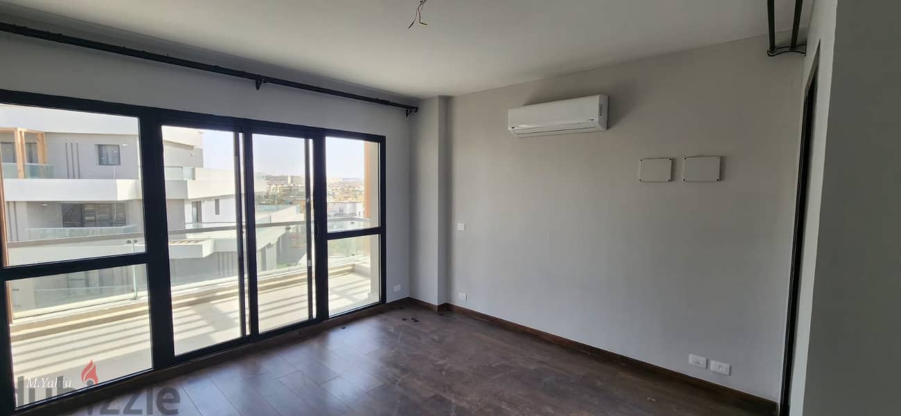 For rent studio apartment with kitchen and ac’s in villette sodic sky condos compound new cairo 6