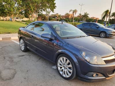 Astra Twintop  Cabrio للبيع بسبب السفر