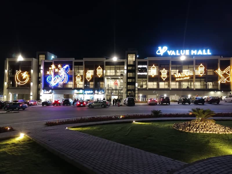 Restaurant for sale for 5 million in Value Shorouk Mall, in front of Dar Misr and next to Shorouk, immediate delivery. The mall is already operational 24